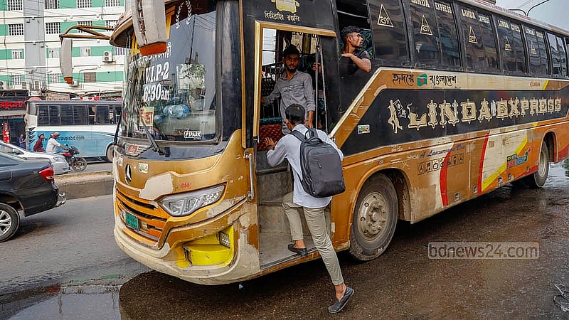 Bus operators close the doors only when they see traffic police because new rules dictate that the doors must remain locked between designated stands.