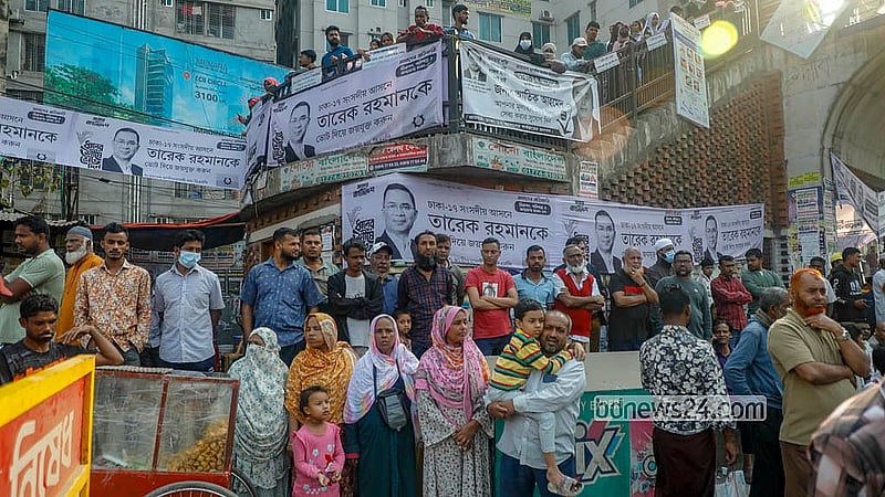 People throng the ECB Chattar in Dhaka to catch a glimpse of BNP Chairman Tarique Rahman. Photo: Abdullah Al Momin