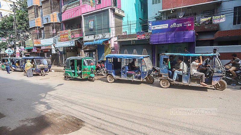 This vehicle has been made by enlarging a typical autorickshaw with old engines and gas cylinders. More of these unfit vehicles operate on the streets in Dhaka’s Basabo, putting people at risk. Photo: Abdullah Al Momin