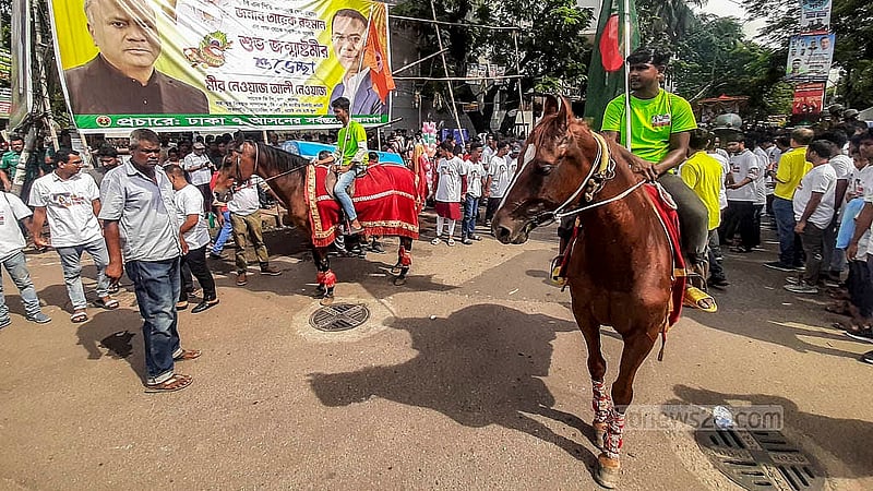A procession marking Lord Krishna’s birth anniversary began at Palashi intersection and concluded in front of Victoria Park in Old Dhaka on Saturday, Aug 16, 2025. Photo: Abdullah Al Momin