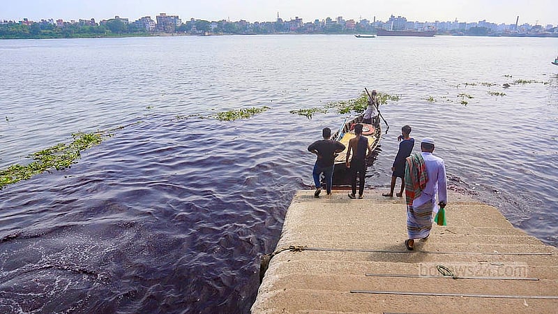 Monsoon revives the Buriganga River, but the pollution never stops due to the waste from the factories in Dhaka’s Shyampur. Photo: Abdullah Al Momin.