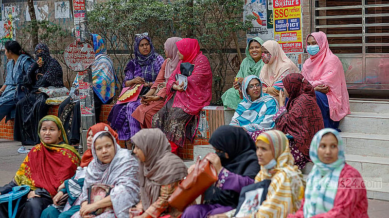 Parents wait anxiously outside the exam centre as Students sit for the SSC exams on Thursday, Apr 10, 2025. Photo: Mahmud Zaman Ovi