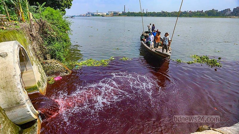The waste from the Bangladesh Small and Cottage Industry Corporation (BSCIC) dyeing factory in Dhaka’s Shyampur  is dumped directly into the Buriganga River. Photo: Abdullah Al Momin.