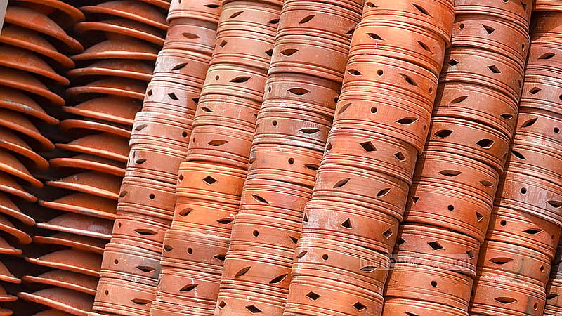 Different clay items inside the trawler, en route from Barishal to the Farashganj wholesale market in Sutrapur. Photo: Abdullah Al Momin