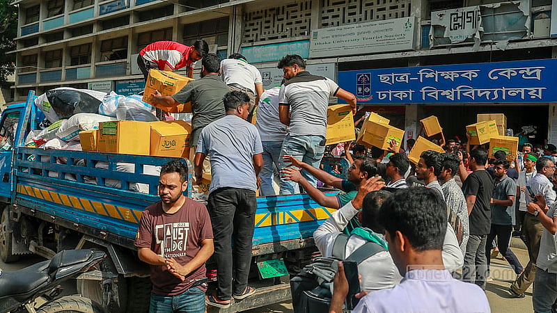 More than a hundred volunteers worked non-stop for the past three days in this huge relief collection effort and struggled to empty the relief fleet.