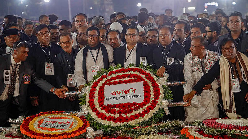 Sada Dal, the BNP-aligned teachers’ group at Dhaka University, pays tribute to language martyrs at the Central Shaheed Minar on Feb 21, 2026.Photo: Mahmud Zaman Ovi