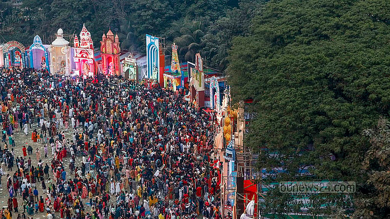 On Friday, Jan 23, 2026, devotees thronged the Jagannath Hall grounds of Dhaka University. Photo: Mahmud Zaman Ovi