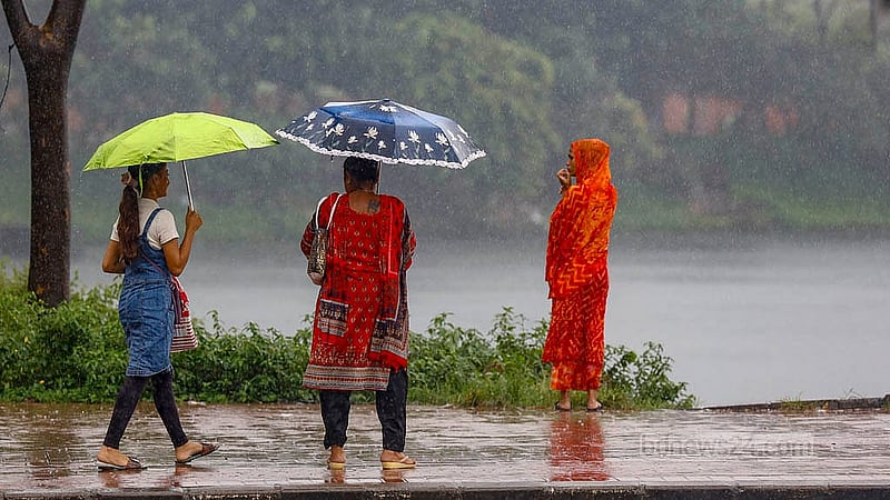 Intermittent showers drenched Dhaka throughout Sunday, Sept 15, 2024 under the influence of a depression formed over the Bay of Bengal. Photo: Mahmud Zaman Ovi