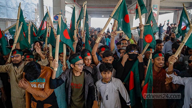 Members of Students for Sovereignty, an organisation of Bengalis living in the hill areas supporting the removal of images featuring the word “adivasi” – a collective term for a number of ethnic minority groups in Bangladesh – from textbooks, gathered outside the NCTB building in Motijheel from the morning of Wednesday, Jan 15, 2025. Photo: Mahmud Zaman Ovi