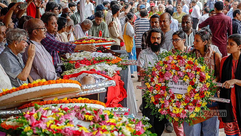 Various organisations pay tribute to Badruddin Umar on Monday, Sept 8, 2025 at the Central Shaheed Minar premises. Photo: Mahmud Zaman Ovi