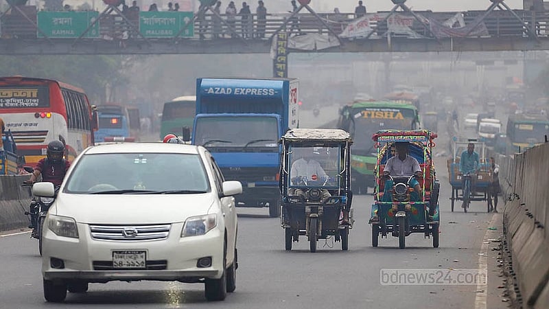 Battery-powered rickshaws are commuting on the fast lane by leaving the service lane of the Dhaka-Chittagong highway on Monday, Apr 21, 2025. Photo taken at Shanir Akhra. Photo: Abdullah al Momin