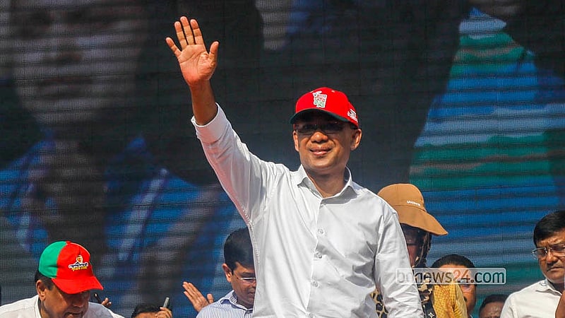 BNP Chairman Tarique Rahman waves to his supporters at a rally outside Dhaka’s Motijheel Ideal School and College on the last day of the electoral campaign on Monday, Feb 9, 2026. Photo: Abdullah Al Momin