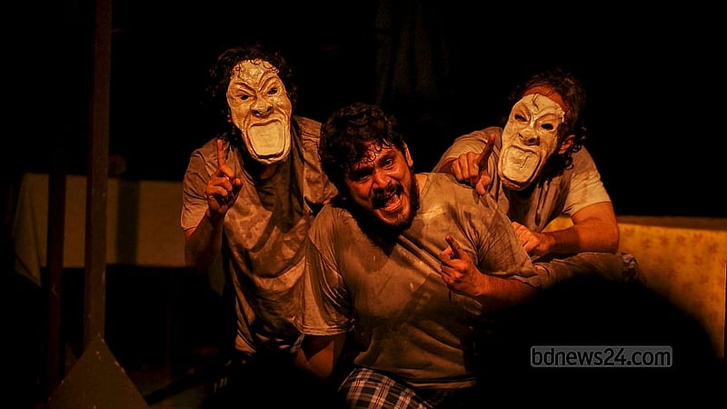 Students of the 46th batch of Prachyanat School of Acting and Design perform in 'Rupantor' at the Neelima Ibrahim Auditorium of the Bangladesh Mohila Samity in Dhaka’s Bailey Road. Photo: TanushreeBiswas