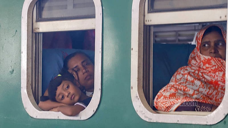Passengers wait at Dhaka’s Kamalapur Station on Saturday, Oct 26, 2024, for the Rangpur Express, originally scheduled to depart at 9:10am, which had still not left by 1pm. Photo: Abdullah al Momin