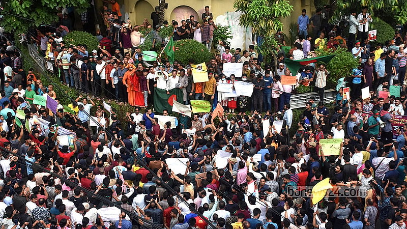 Hindu devotees protest at Cheragi Pahar in Chattogram on Saturday, Aug 10, 2024, against attacks, vandalism, and arson at Hindu homes and temples after the government's fall. Photo: Sumon Babu