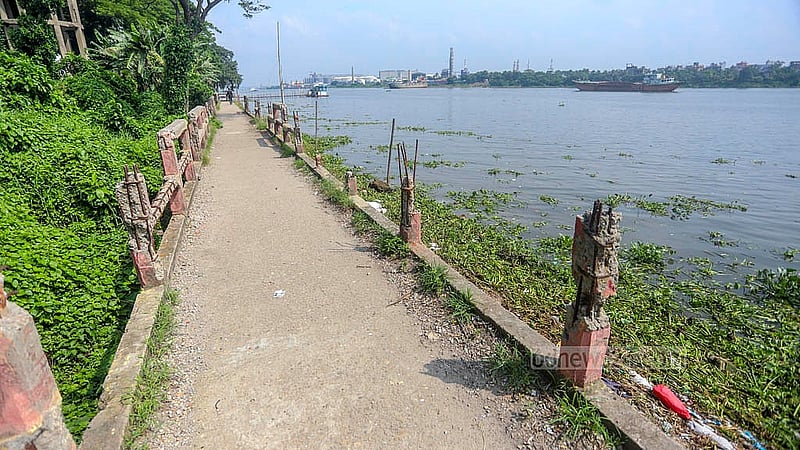 Large sections of the walkway stretching from the Shyampur Dholeshwar Gudaraghat area to the oil mill along the banks of the Buriganga River have been dismantled. Photo: Abdullah al Momin