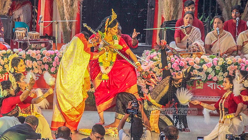 Artists presented traditional dances as part of the Mahalaya celebrations on Sunday, Sept 21, 2025, at the Dhakeshwari National Temple in Dhaka.