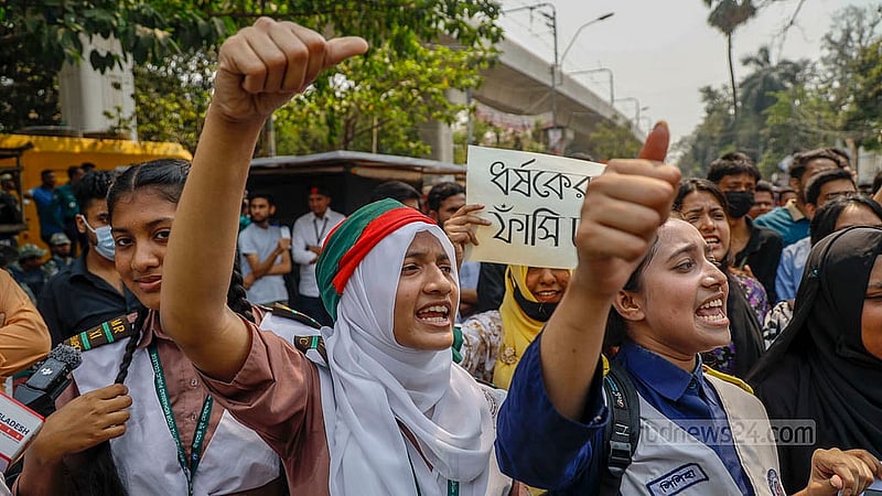 Students from different colleges hold a demonstration in Dhaka’s Shahbagh on Tuesday, Mar 11, 2025 to protest the rise in rape cases nationwide and to demand the maximum punishment for perpetrators. Photo: Mahmud Zaman Ovi