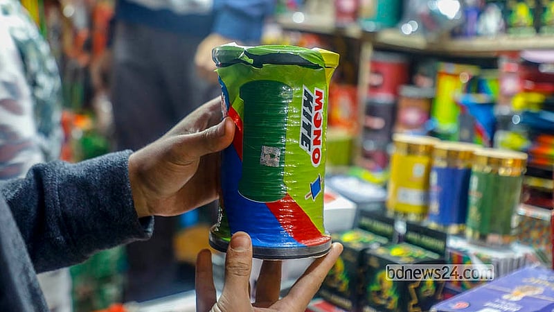 Kite-flying yarn is available at shops in Shankhari Bazaar. The price of yarn varies depending on the quality and quantity. Photo: Abdullah Al Momin