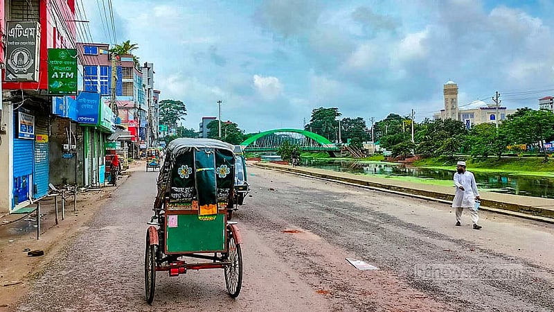 An eerie quiet prevails in Gopalganj town’s Launchghat area on Thursday, Jul 17, 2025, amid a curfew.