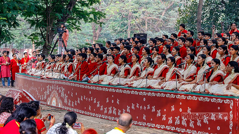 Chhayanaut’s artistes sing songs at the Bengali New Year celebration at the Ramna Batamul on Monday, Apr 14, 2025. Photo: Mahmud Zaman Ovi