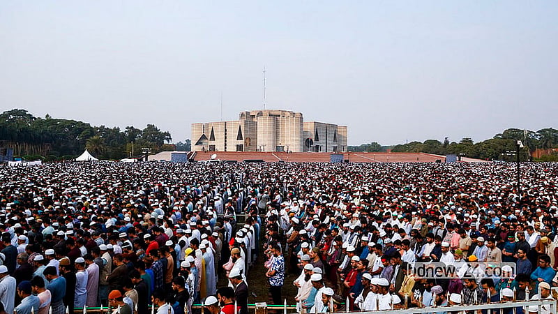 The funeral prayer of Sharif Osman bin Hadi, convenor of the Inqilab Moncho, was held on Saturday, Dec 20, 2025, within the premises of the Parliament building. Photo: Mahmud Zaman Ovi