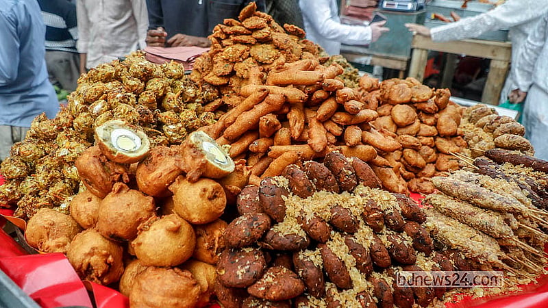A variety of Iftar arrangements on Thursday, Feb 19, 2026, at Chawkbazar in Old Dhaka. Photo: Abdullah al Momin