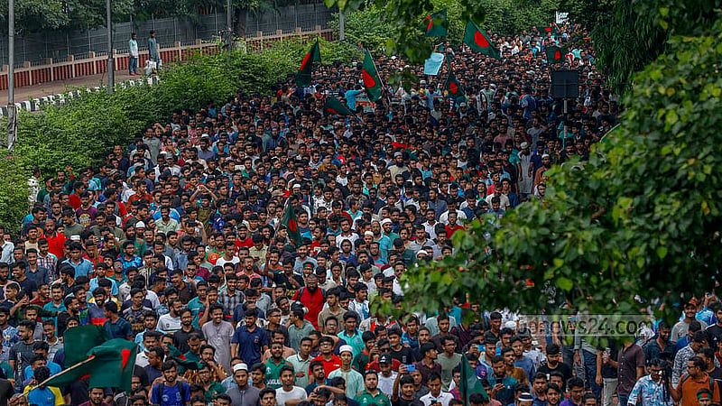 Demonstrators against quotas in government jobs march towards Shahbagh from the High Court area on Wednesday, Jul 3, 2024. Photo: Mahmud Zaman Ovi