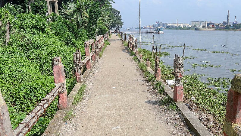 Large sections of the walkway stretching from the Shyampur Dholeshwar Gudaraghat area to the oil mill along the banks of the Buriganga River have been dismantled. Photo: Abdullah al Momin