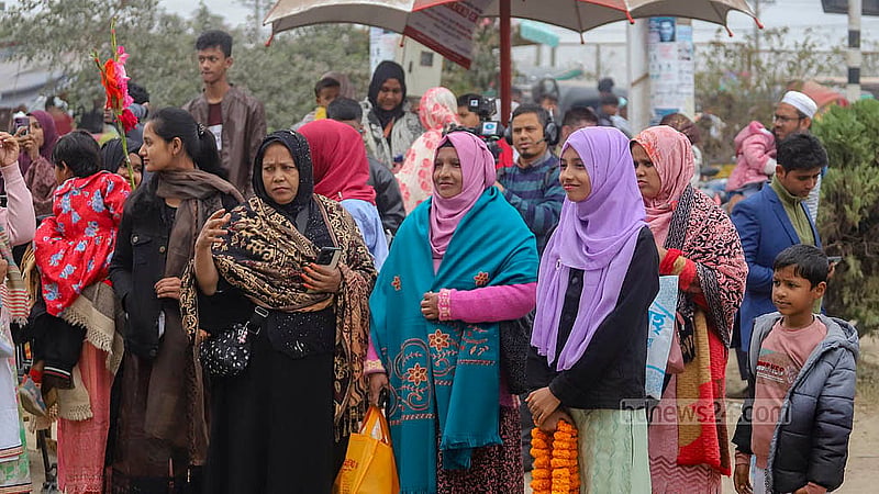 Those detained in the Pilkhana tragedy have been released on bail on Thursday, Jan 23, 2025. Relatives wait in front of the gate of Dhaka Central Jail to welcome them. Photo: Abdullah al Momin