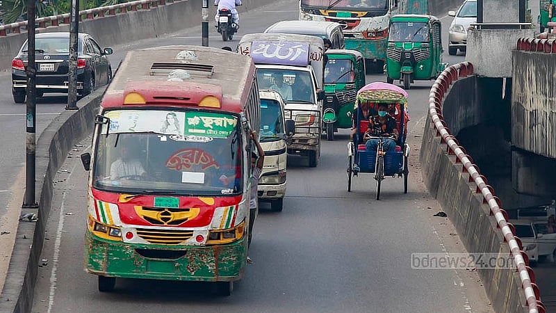 The number of battery-powered rickshaws on the streets of Dhaka is increasing day by day. They are operating without regard for road rules. Aside from the main roads, these vehicles are also being spotted on Dhaka's flyovers. Photo: Mahmud Zaman Ovi