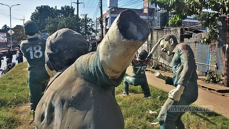 Parts of the statues of cricketers at the Sagorika Intersection in Chattogram city have broken off amid neglect and lack of maintenance. Photo: Sumon Babu