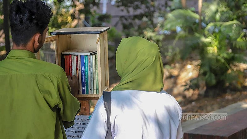 Another book-filled box awaits visitors in the rest area by the lake, inviting them to unwind with a read. Photo: Abdullah al Momin