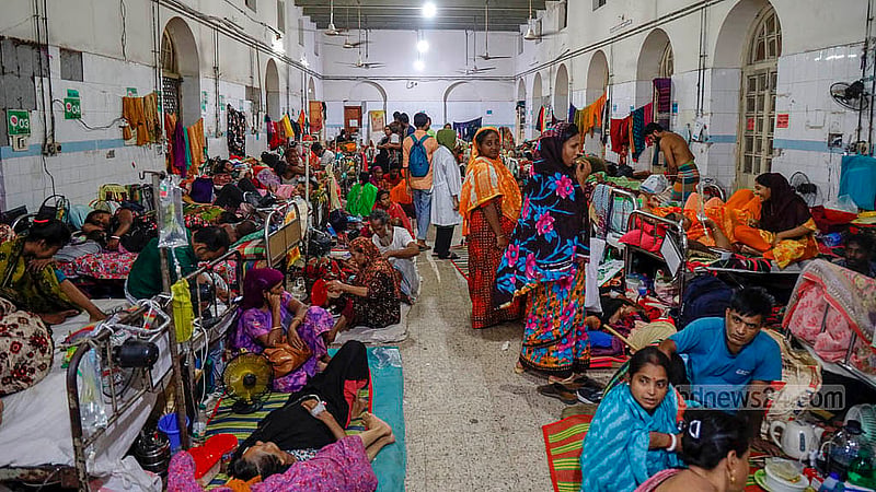 There are no doctors at Dhaka Medical College and Hospital due to the ongoing strike of doctors and interns. Photo: Mahmud Zaman Ovi