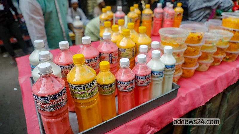 The Iftar market also features a variety of desserts and flavoured drinks on Thursday, Feb 19, 2026. Photo: Abdullah al Momin