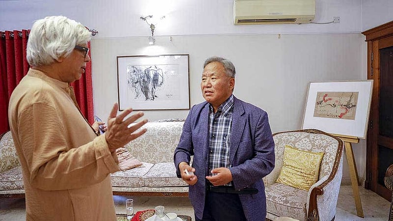 South Korean Ambassador Park Young-sik and BCCI President Anwar-ul-Alam Chowdhury Parvez attend bdnews24.com’s Bengali New Year event on Monday, Apr 14, 2025.