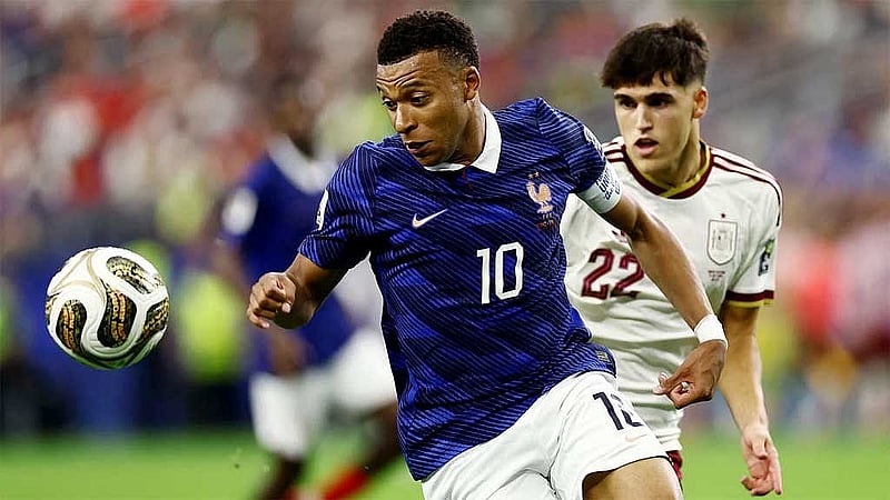 Kylian Mbappé breaks away in the semi-final en route to shattering the all-time World Cup scoring record. (Photo: REUTERS/Lee Smith)