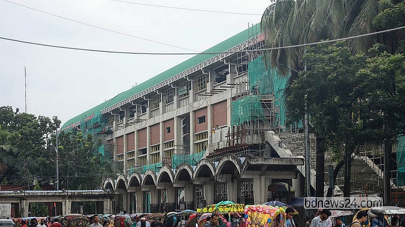 The roof and main structure of the metro rail station in front of the Kamalapur Railway Station have been built. Photo: Shamsul Haque Ripon