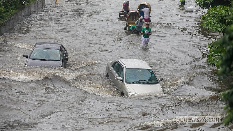 Persistent rain leaves stretches of Mirpur Road near Dhanmondi 27 under water on Sunday, Jul 12, 2026.  Photo: Abdullah Al Momin