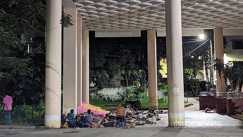 Patients and their families are forced to receive treatment in the open air at the National Institute of Cancer Research and Hospital in Dhaka’s Mohakhali.