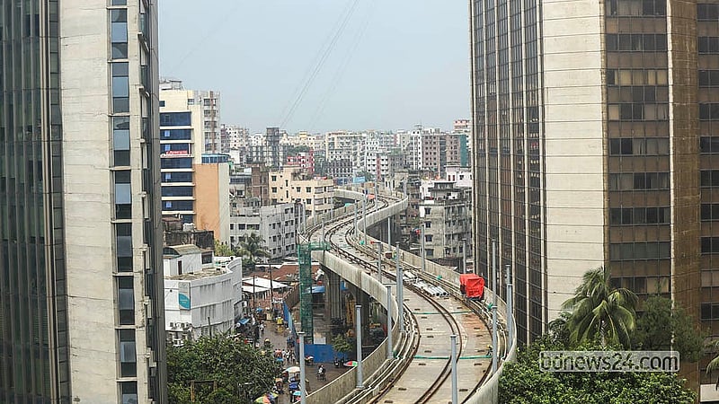 The work on the Motijheel-Kamalapur extension of the metro rail is still ongoing. Photo: Shamsul Haque Ripon