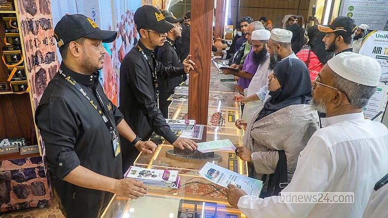 Those interested in performing pilgrimages visit the stalls set up by agencies at the Hajj and Umrah Fair.   Photo: Abdullah Al Momin