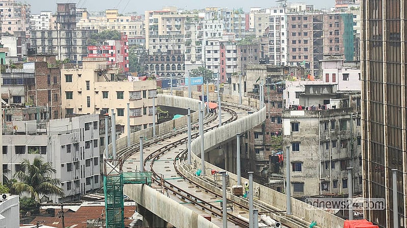 The work on the Motijheel-Kamalapur extension of the metro rail is still ongoing. Photo: Shamsul Haque Ripon