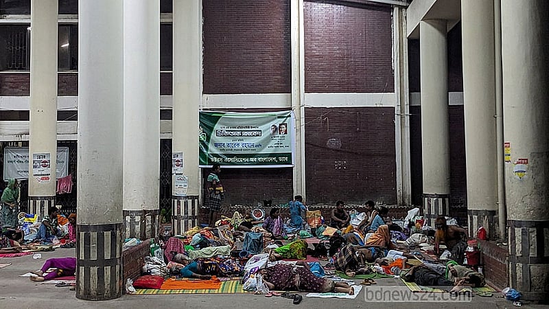 Many patients and their families at the National Institute of Cancer Research and Hospital in Dhaka’s Mohakhali have to spend much of their time in open spaces.