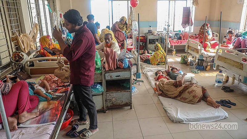 Dengue cases are rising at Dhaka's Mugda Medical College and Hospital (MMCH), where the dengue ward has no vacant beds. Photo: Abdullah Al Momin