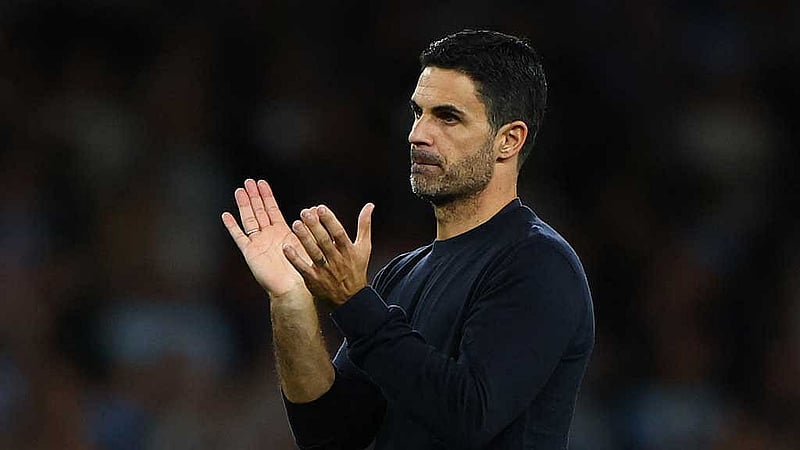 Football - Premier League - Arsenal v Coventry City - Emirates Stadium, London, Britain - August 21, 2026 Arsenal manager Mikel Arteta applauds fans after the match Action Images via Reuters