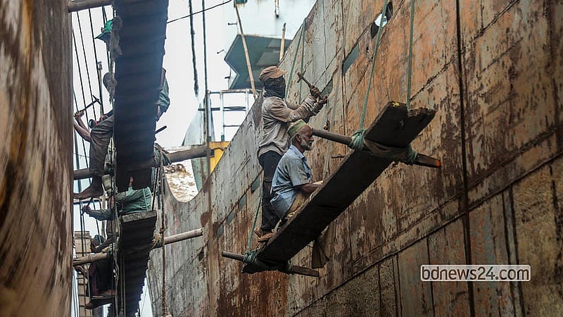 Workers toil away tirelessly to repair old freight ships in the Char Mirerbag area of Dhaka’s Keraniganj. Photo: Abdullah Al Momin