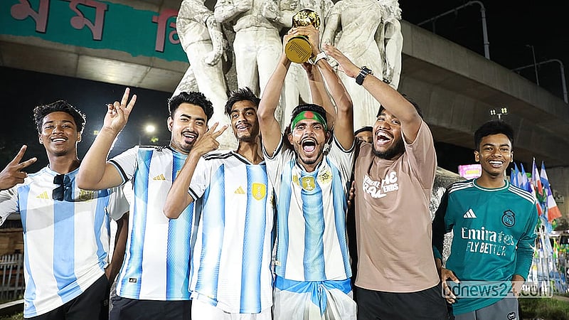 Messi fans gather near the Raju Sculpture of Dhaka University on Saturday, Jul 4, 2026, to watch the match between Argentina and Cape Verde.   Photo: Shamsul Haque Ripon