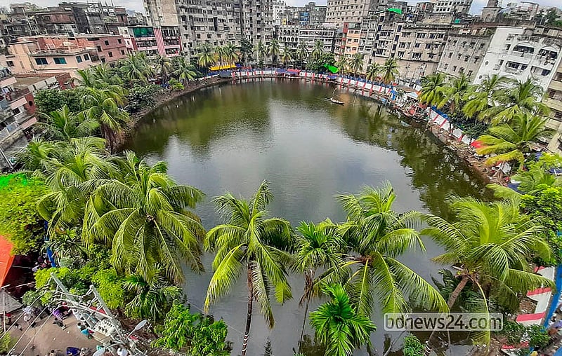 The Nawabbari Pond in Old Dhaka’s Islampur is also known to locals as “Goltalab Pond”. Photo: Abdullah Al Momin