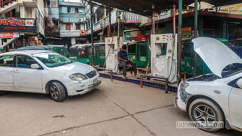 Gas supply is halted at a Moghbazar filling station after pressure drops too low on Sunday, Sept 13, 2026.   Photo: Abdullah Al Momin